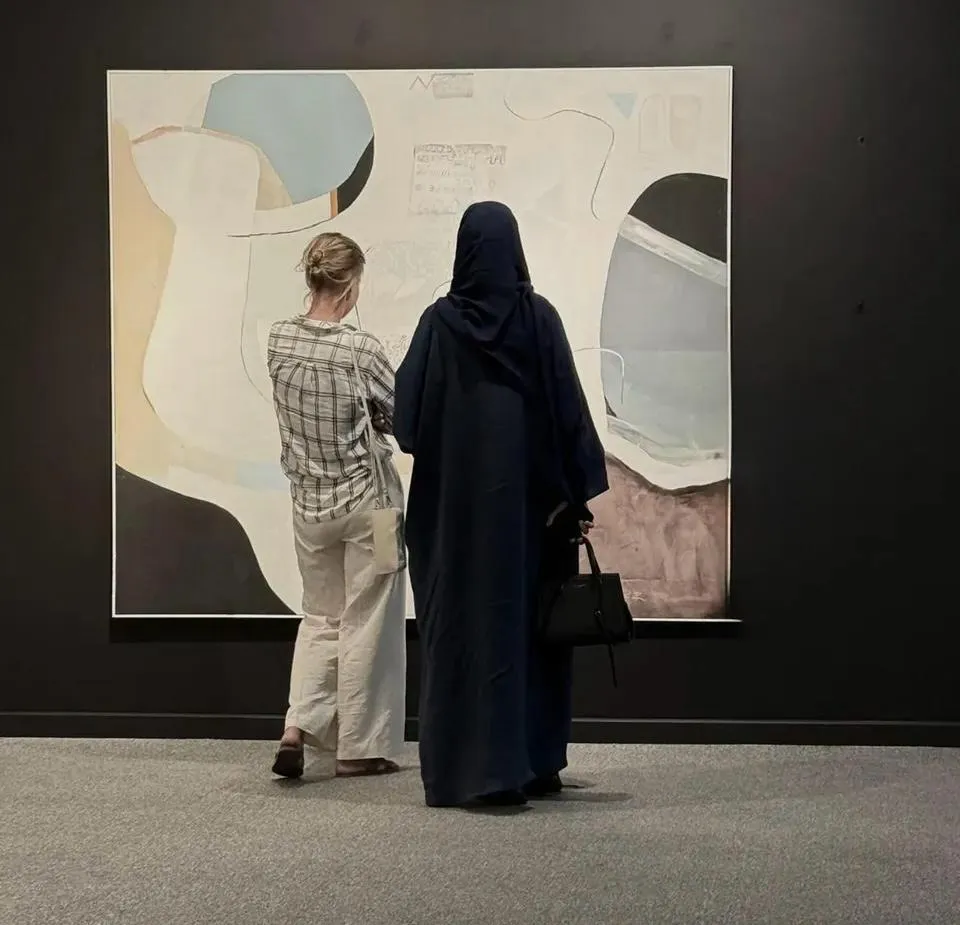 Visitors, artists and collectors at Matti Sirvio Art Galleria — photo 18